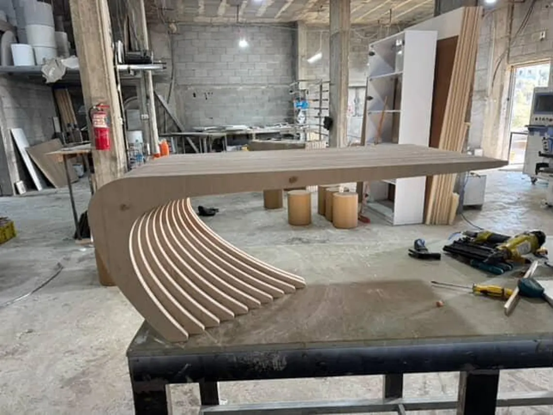 Mesa de Centro Paramétrica Curva Equilibrio - Imagen 3